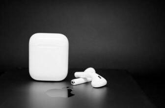 wireless earbuds vs over ear headphones